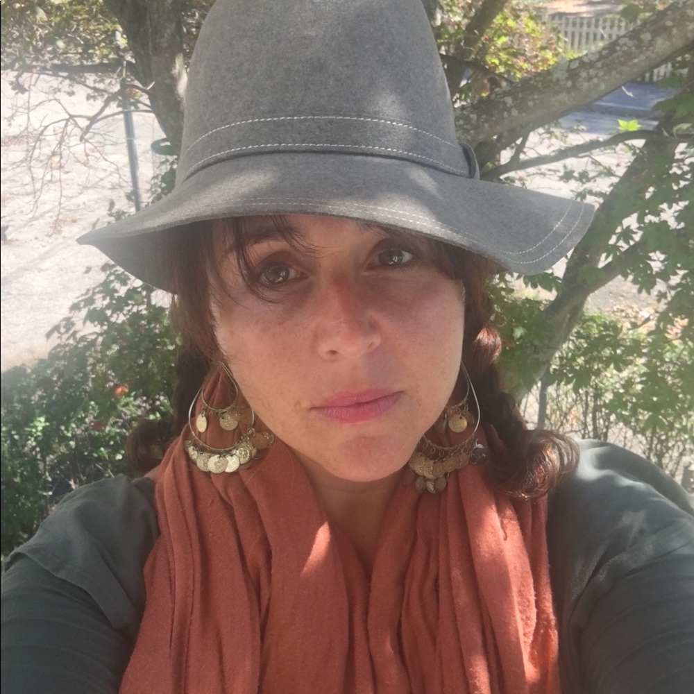 Meet your Posher, Jennifer